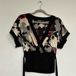 VINTAGE Y2K FOREVER 21 Blouse Japanese in black, red, grey and beige, size S